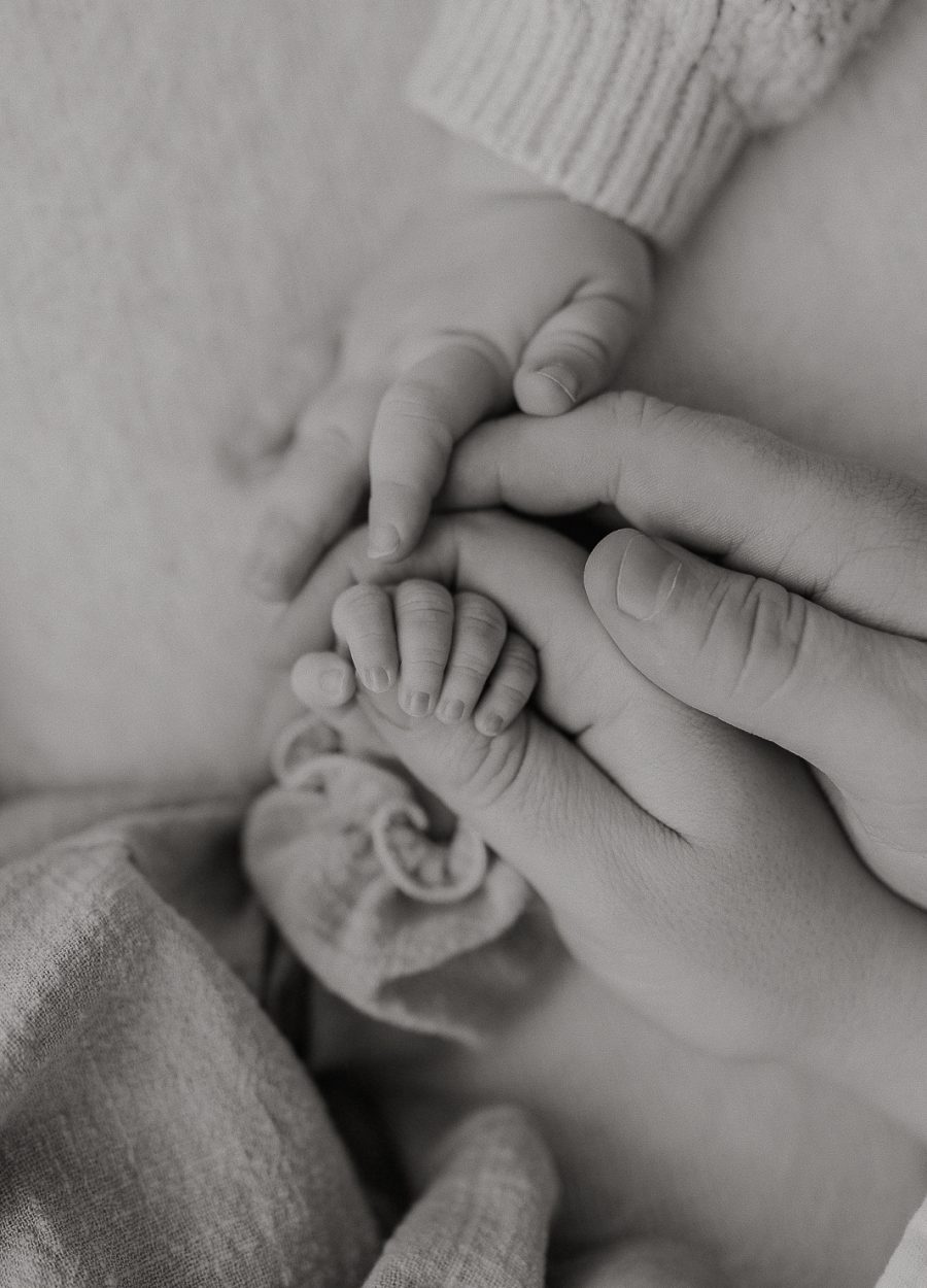 Babybauch_Babyfotograf_Babyfotos_Newborn_Familie_Schwangerschaft_Neustadt_am_Ruebenberge_NEUSTADT-2