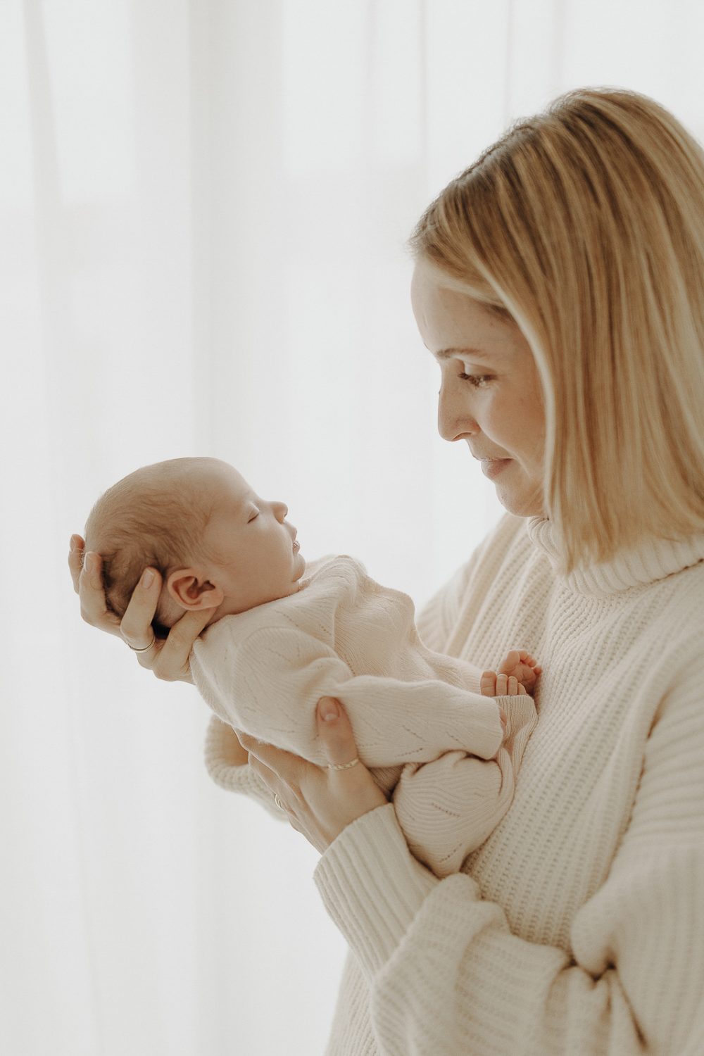 Babyfotograf Wunstorf Fotografin WUNSTORF_Familie Preise Familienfotoshooting Wunstorf Babyfotos Babybauchbilder Pakete Fotoshooting_Babybilder.-75