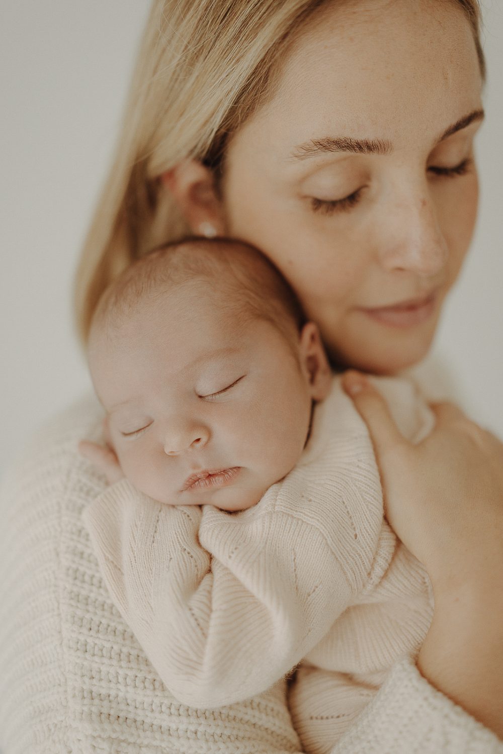Babyfotograf Wunstorf Fotografin WUNSTORF_Familie Preise Familienfotoshooting Wunstorf Babyfotos Babybauchbilder Pakete Fotoshooting_Babybilder.-86