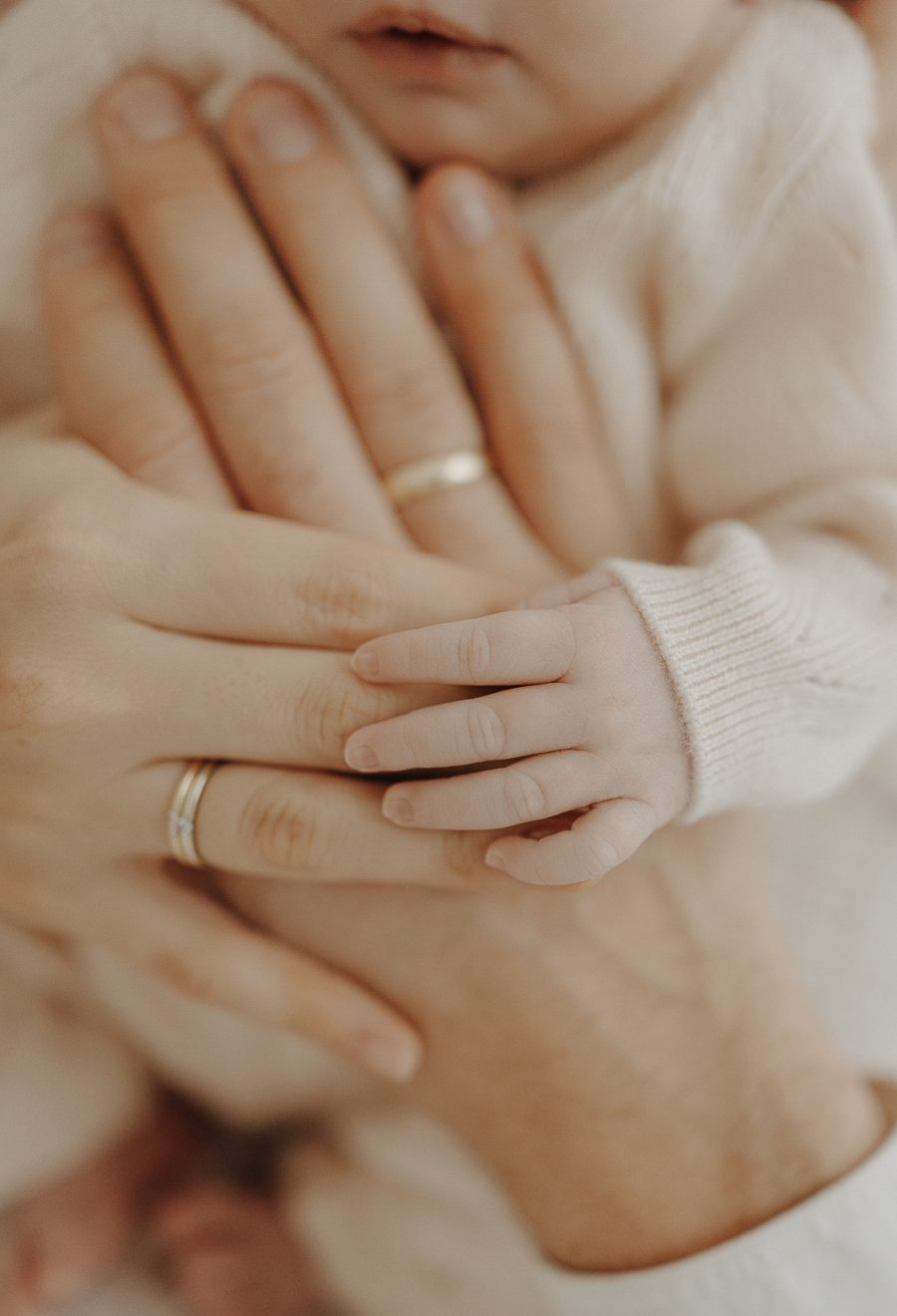 Babyfotograf_Wunstorf Fotografin WUNSTORF_Familie Preise Familienfotoshooting Wunstorf Babyfotos Babybauchbilder Pakete Fotoshooting_Babybilder.-14