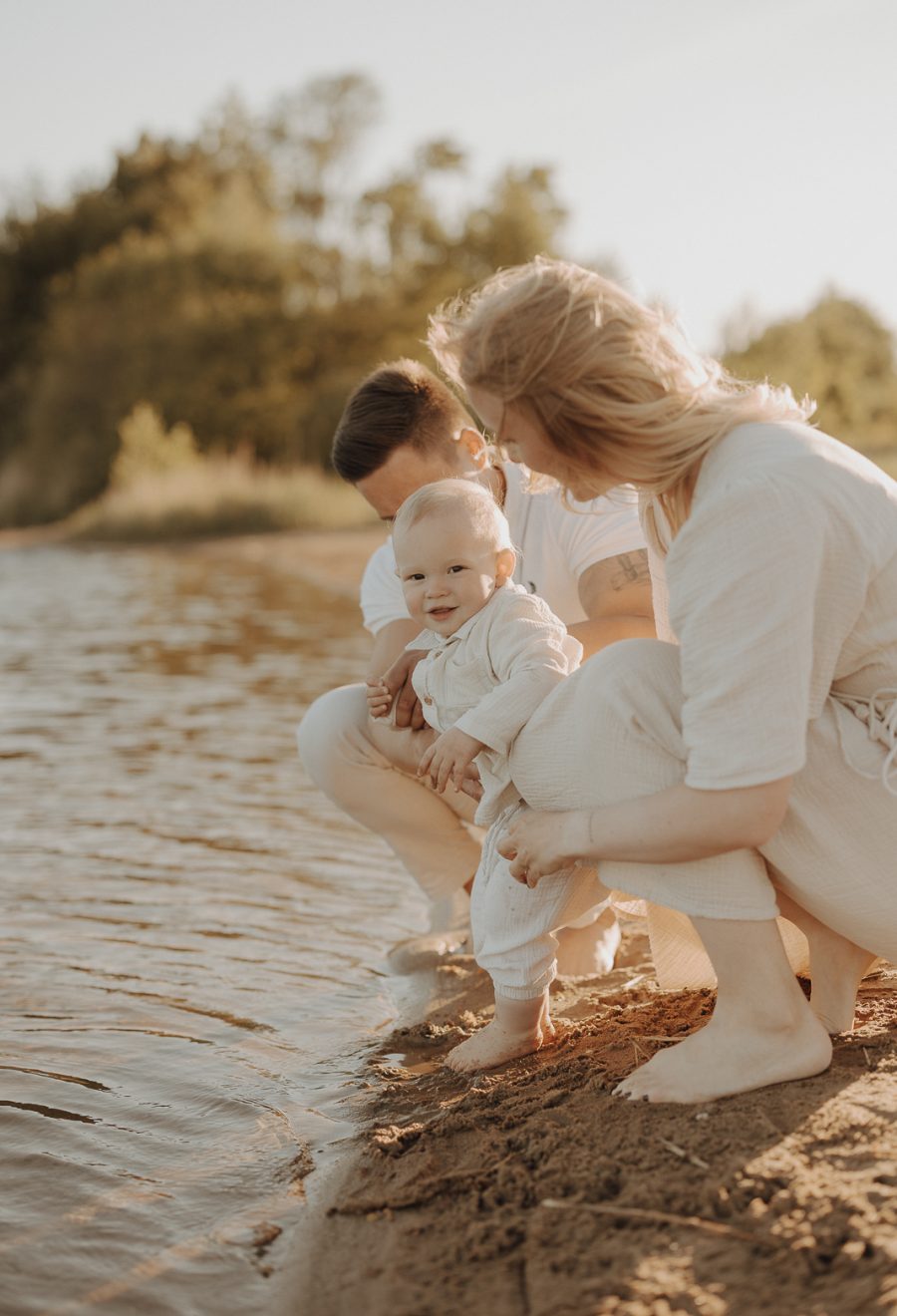 Babyfotograf_Wunstorf Fotografin WUNSTORF_Familie Preise Familienfotoshooting Wunstorf Babyfotos Babybauchbilder Pakete Fotoshooting_Babybilder.-3